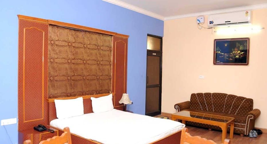 undefined Hotel N.K.Hallimax 8